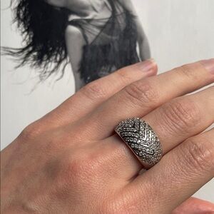 Dome Crystal Silver and Black Chevron Ring pave